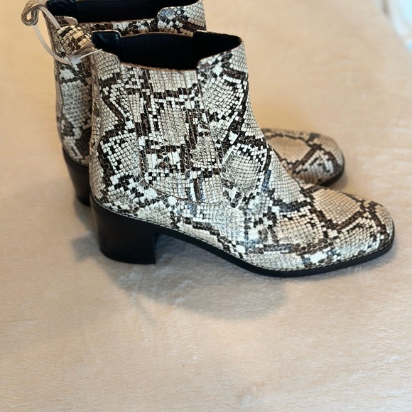 Nordstrom Nohazina-Lea Caramel Snake Print Heel Ankle Boots size 8 - Picture 2 of 6